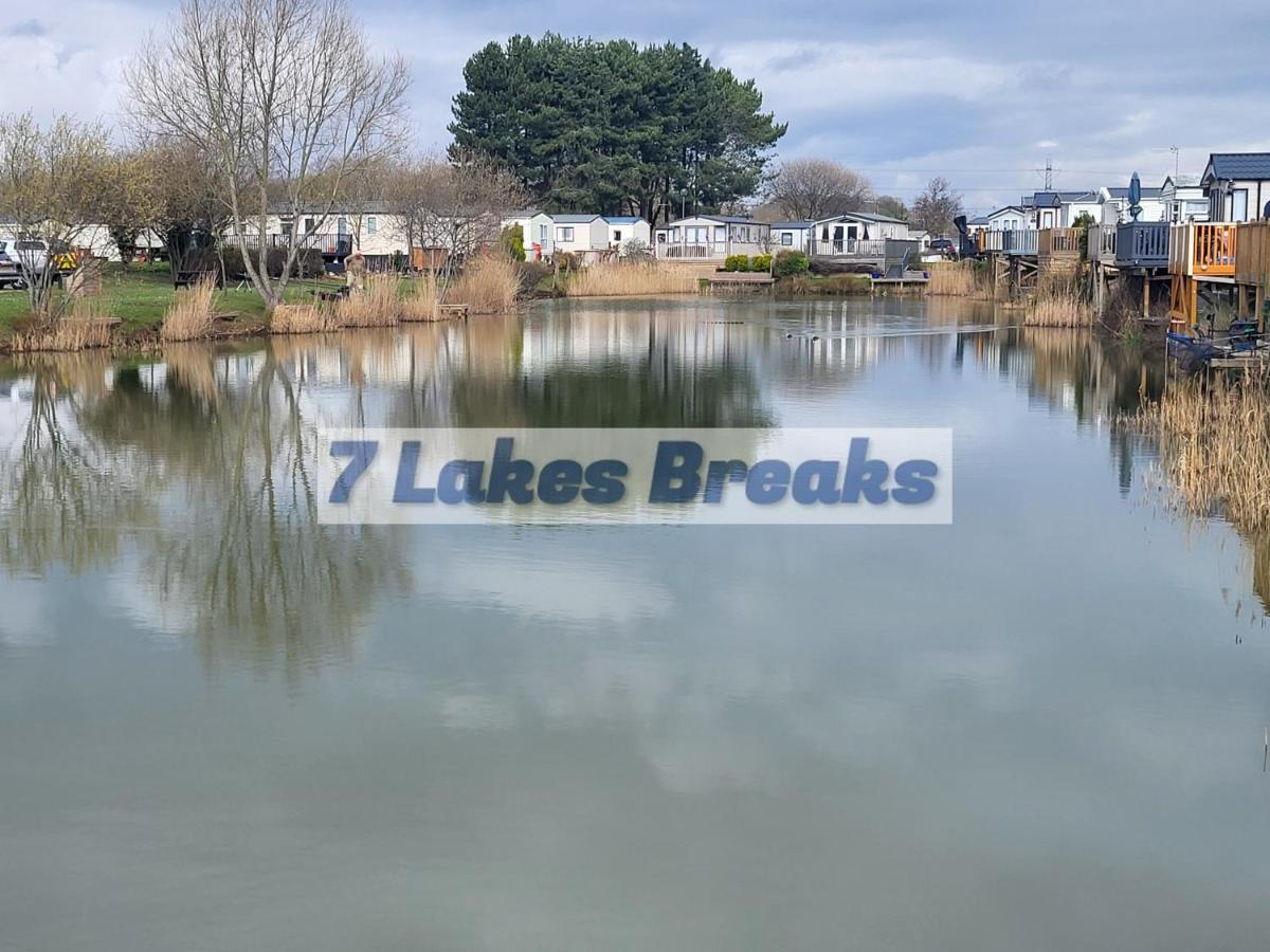 7 Lakes Breaks At 7 Lakes Country Park Crowle  Zewnętrze zdjęcie